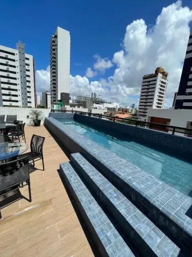 Aluga-se apartamento no bairro do Aeroclube com 2 quartos, possui área de lazer