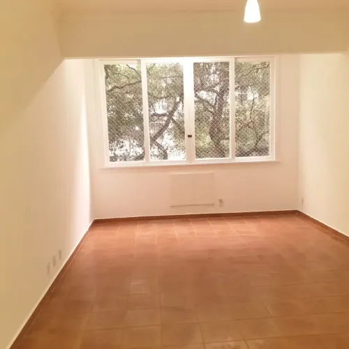 Imóvel para aluguel tem 100 metros quadrados com 3 quartos em Leme - Rio de Janeiro - RJ