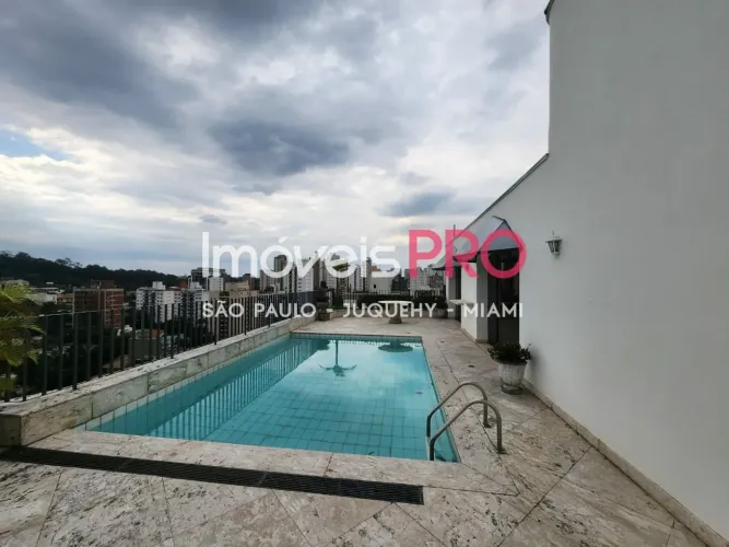 Cobertura duplex a venda no Real Parque com 447m2, 3 suítes, 4 vagas e area externa com pi