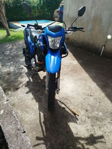 Bros baixa quilometragem único dono.