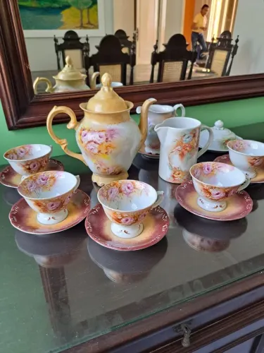 Conjunto para servir cha ou cafe ,peças antigas pintada a mão