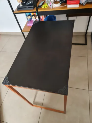 Mesa escrivaninha madeira e metal preta e bronze