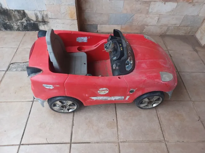 Carrinho eletrico p arrumar.49,00