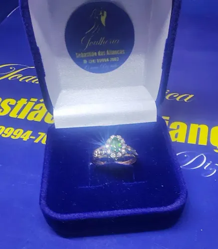 Anel de Formatura Ouro 18 Kilates Cabeça Ouro Branco 18 Kilates Peso 1.88 Gramas Cabeça 10