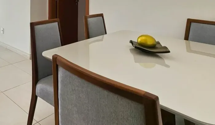 Mesa de Jantar 4 Cadeiras