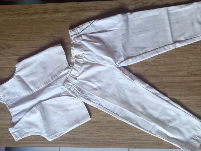 Calça e colete tamanho 2 anos bazar baby