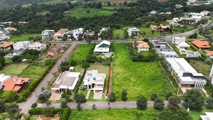 Lote no condomínio serra dos bandeirantes