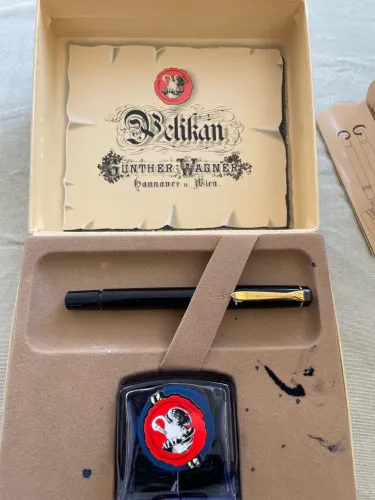 Pelikan Caneta Tinteiro