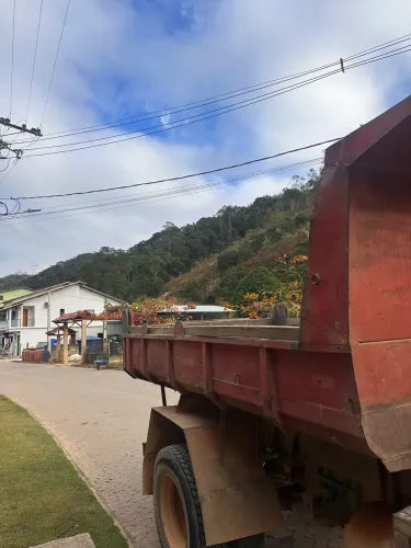 Caçamba basculante para caminhão toco