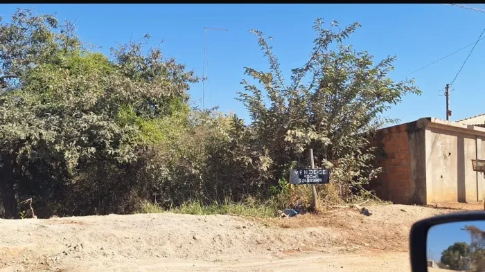 Lote em excelente localização 450m² - Esmeraldas