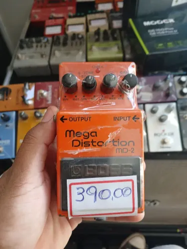 Pedal BOSS mega distortion MD-2