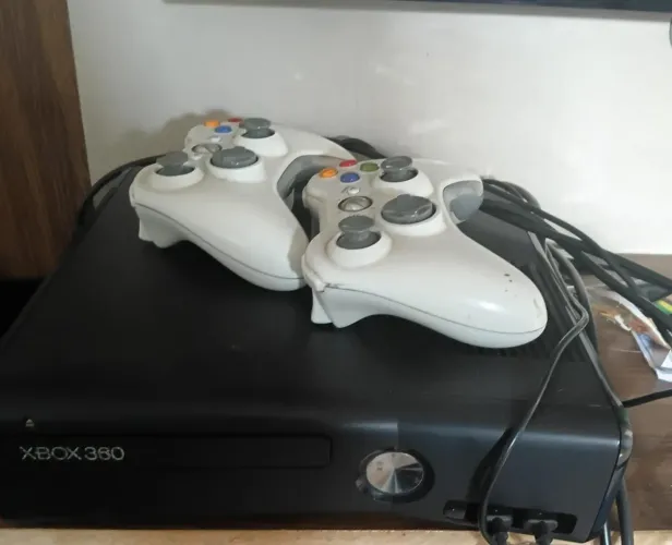 XBOX 360 DESTRAVADO <br>DESTRAVADO <br>KINECT.<br><br>R$ 650,00