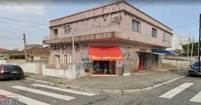 ÁREA PLANA LOCALIZADA NO BAIRRO DE VILA NILO COM AMPLA FRENTE E EXCELENTE NEGÓCIO