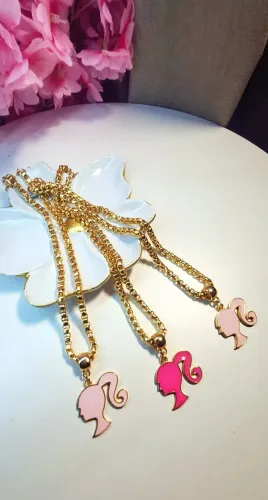 Colar folheado Barbie