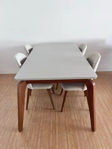 TORRANDO!!! Mesa de jantar com cadeiras (10 meses de uso)