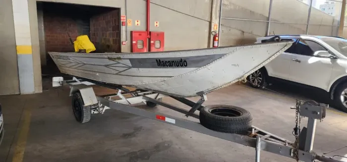Barco Macanudo Motor Yamaha 15HP Acompanha Reboque