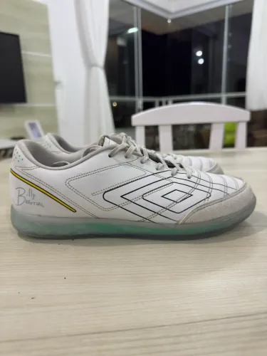 Chuteira Futsal Umbro BR Futsal Unissex, Tamanho 39 