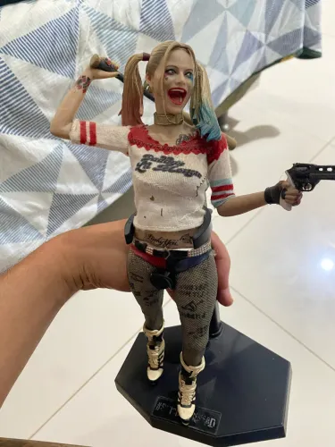 Vendo Arlequina Crazy toys em bom estado de conservação