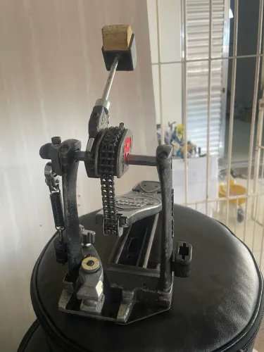 Vende-se pedal tama iron cobra 