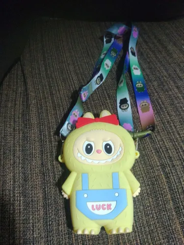 Bolsinha infantil porta níquel Labubu