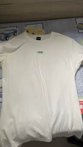 Camiseta Boss pouco usada