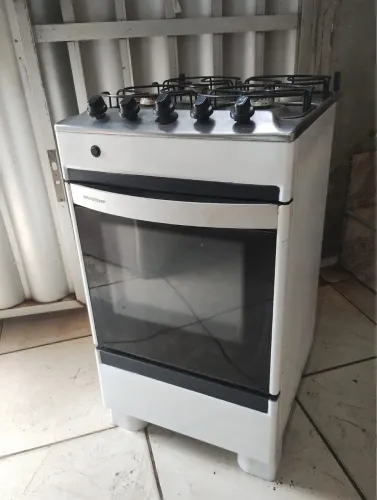 Fogão Brastemp bem conservado funcionando perfeitamente tudo só 350 reais chama *