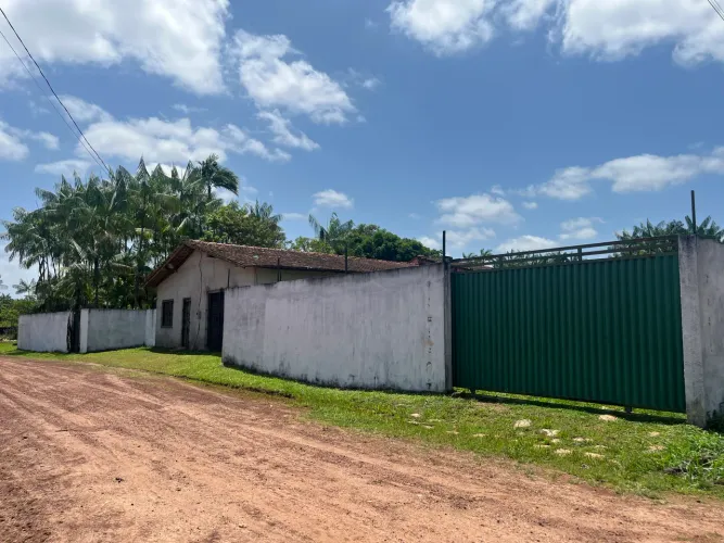 Terreno com casa em benfica-benevides