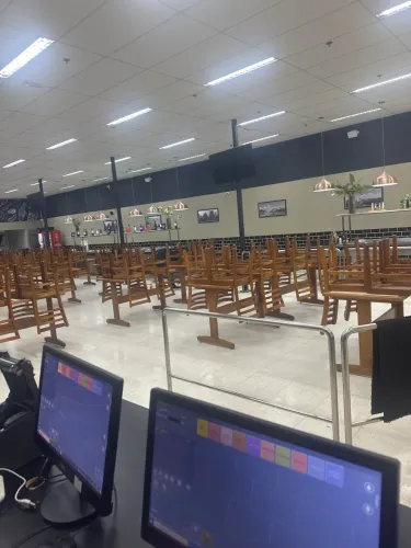 Atendente de salão / caixa ? restaurante 