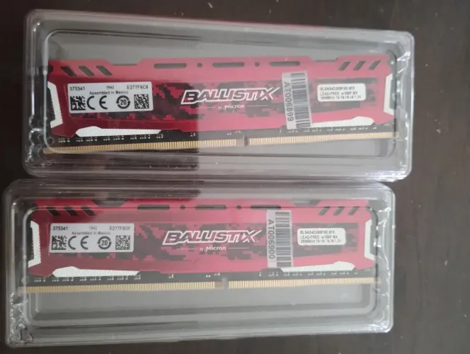 2 Memorias DDR4 Ballistix