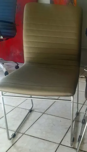 Cadeira/ peça  de mostruário 
