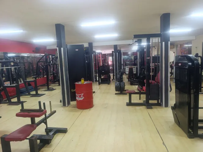 Academia de musculação e ginástica completa