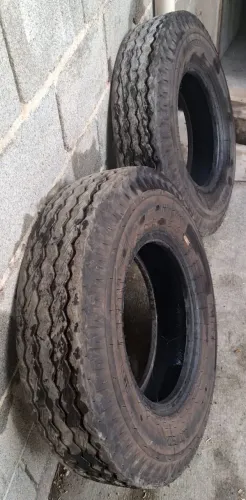 2 Pneus Pirelli Nylon 7.50-16 ? Mercedes 608
