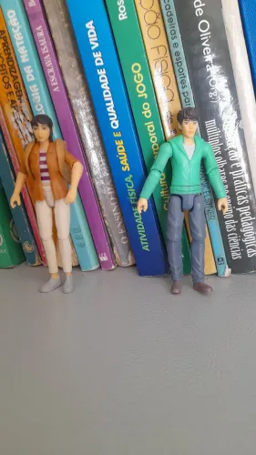 Figuras de jurassic world teoria do caos Mattel Yasmina e Kenji 