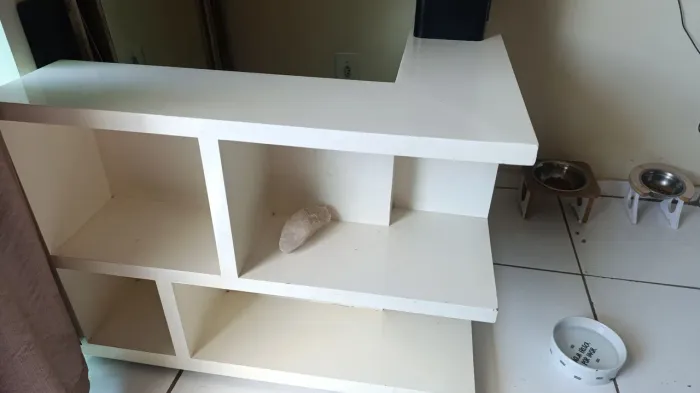 Mesa Lateral de Sofá em Madeira Resistente e Durável