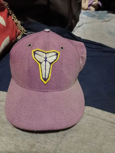 Bonê Nike.