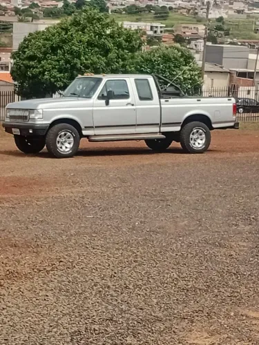 Ford F-1000 Super CE 4.9i / 3.6 1995