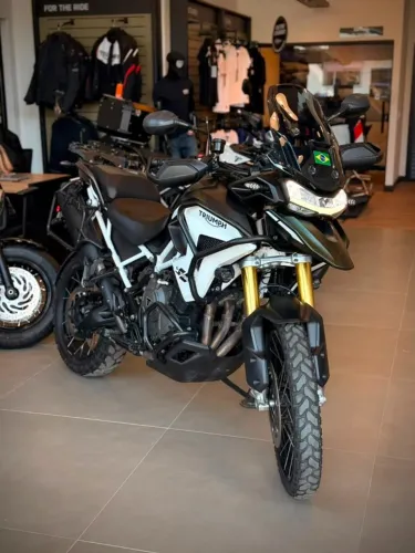Triumph Tiger 1200 Rally PRO-2023 / COM APENAS 14.655km RODADOS