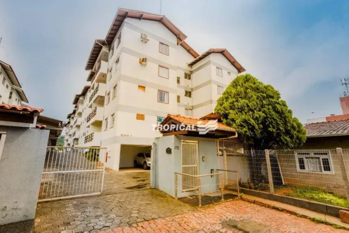 Apartamento com 3 dormitórios para alugar, 67 m² por R$ 2.595,00/mês - Asilo - Blumenau/SC