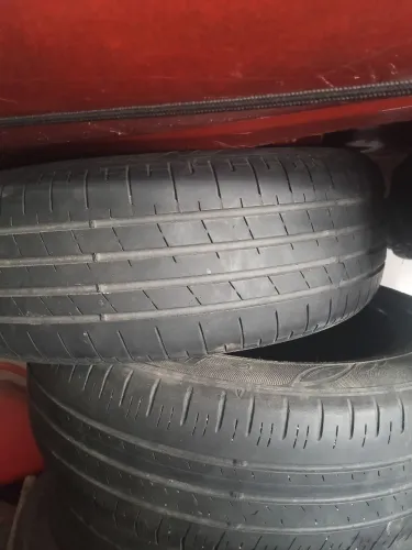 Vendo 4 pneus inside 185/60/r15.84h