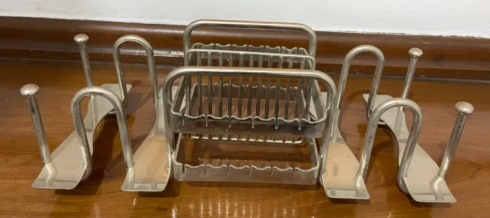 Porta talheres de mesa cromado 