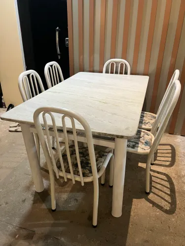 Mesa com 6 cadeiras entrego