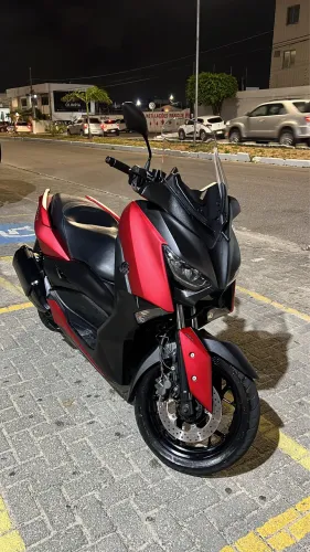 VENDO XMAX 250 muito NOVA!