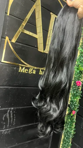 Cabelo preto ondulado