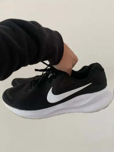 Tênis Nike Revolution 7