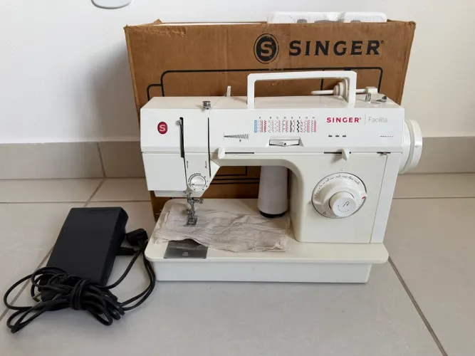 Máquina de costura Singer 2868