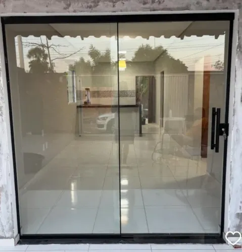 Vidraceiro 24 horas Montagem Manutenção, Frete