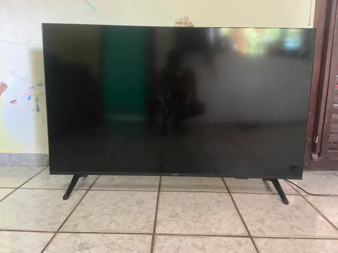 Tv 50 polegadas semi nova , 2 meses de uso
