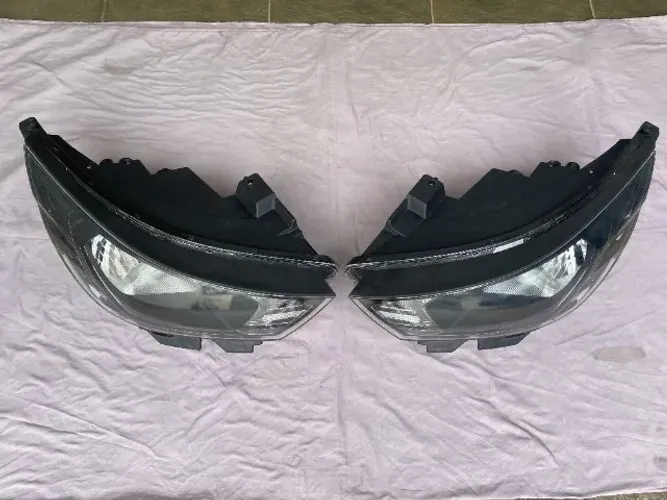 Par de Farol Hyundai HB20 2023/2026 LD+LE