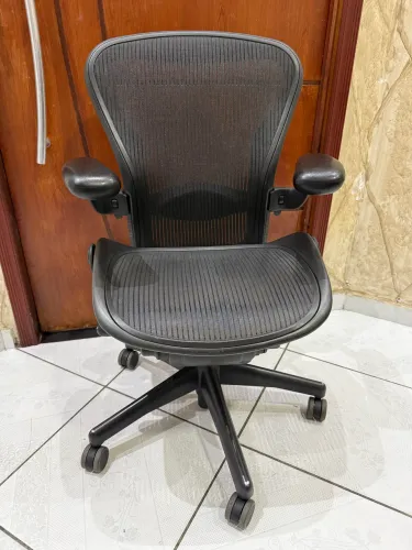 cadeira herman miller aeron B completa