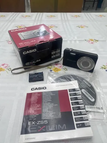 Câmera Digital Casio Exilim EX-ZS5 14.1 MP (Na Caixa + Manual e CD)